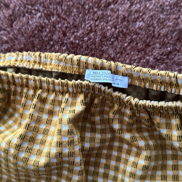 BUNDLE4for $30EBUC ZARA LADIES L CROP TOP WITH ELASTICIZED NECKLINE GOLD BLK WHT - Picture 3 of 6